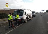 La Guardia Civil investiga al conductor de un camión de mercancías peligrosas por conducir bajo la influencia de la cocaína