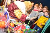 Los Reyes ms madrugadores han repartido los primeros regalos a ms de 300 niños y niñas en el Colegio de Ingenieros Tcnicos Industriales de Murcia
