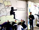 Un mural en defensa de la educacin de jvenes en minoras
