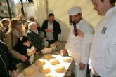 Centenares de ciudadanos degustaron más de 250 piezas de panes tradicionales en la plaza de San Francisco