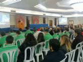 380 alumnos asisten a la conferencia del científico Amador Menéndez en la Academia General del Aire