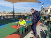 El Ayuntamiento de Murcia instala y sustituye ms de 70.000 metros cuadrados de suelo antimpacto