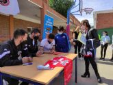 Alumnos del CEIP Jose Maria Lapuerta reciben a los capitanes del Jimbee CT gracias al Programa ADE