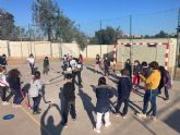 El CEIP Virgen de Begoña realiza una actividad con el Club Hockey Cartagena a través del Programa ADE