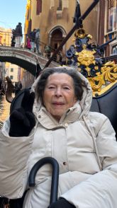 Dolores, de 82 aos, cumple el sueo de vivir el Carnaval de Venecia