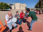 Ms de cien personas forman el primer 'crculo de percusin' de la asociacin Ceom