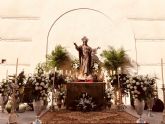 La procesión del Corpus sorprendió con una talla histórica del Sagrado Corazón de Jesús en un altar elaborado por la asociación de belenistas