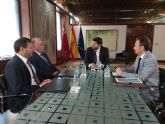 Fernando Lpez Miras recibe al presidente de la Asociacin Empresarial de Energas Renovables y Ahorro Energtico de Murcia (Aremur)