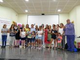 Los vecinos de Villalba recogen los diplomas de las acciones formativas del Proyecto ´Seguimos Caminando´
