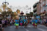 El desfile de carrozas pone fin a las fiestas patronales en honor a San Pedro