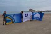 Las Banderas Azules ya lucen en las playas y puertos de la localidad