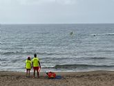 Socorristas de Puntas de Calnegre rescatan a una mujer de 76 años que presentaba dificultad para alcanzar la orilla mientras nadaba