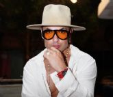 Cantante presenta 