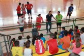 Magnífica aceptación de las Escuelas de Verano de Tenis y Baloncesto, más de 600 alumnos reciben estas clases
