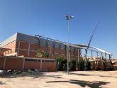 Deportes instala una cubierta de 1.000 m2 en la pista de baloncesto del polideportivo del Infante