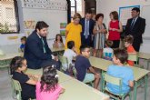 López Miras anuncia la contratación de 50 maestros de inglés más en colegios que imparten nivel avanzado