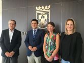 Ayuntamiento e Iberdrola firman un convenio para evitar el corte de suministro a familias del municipios sin recursos