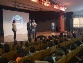 600 alumnos de Alcantarilla participan en la IV muestra '12 de Octubre, la Fiesta de mi Pas'
