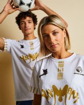 Manos Unidas presenta la camiseta oficial del equipo de f�tbol Yanomami en su partido m�s importante