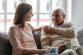 Los cuidadores reclaman ms recursos para afrontar el estrs y organizar su da a da