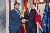 El presidente Fernando Lpez Miras se rene con el embajador del Reino Unido en España