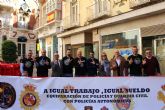 Una nutrida comitiva de Ciudadanos firma en apoyo de la equiparación salarial de Policía y Guardia Civil en Cartagena