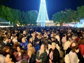 Abarrotada la plaza de Espaa en el sorteo de la campaa de Comercio 'La Navidad es nuestra'