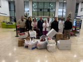 Los niños y niñas hospitalizados en el Rafael Méndez reciben con alegría los regalos de la campaña ‘Empresas que ilusionan’ de ARESME