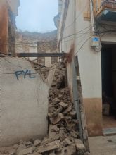 La dejadez de PP y VOX y las lluvias provocan el grave colapso de un inmueble en la calle Cava mientras Fulgencio Gil ignora las advertencias vecinales