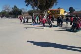 El Club Atletismo Elcano acerca este deporte al colegio San Ginés de la Jara del Llano del Beal y el Estrecho