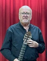 El msico A. J. Garca Mengual, en el callejero aguileno