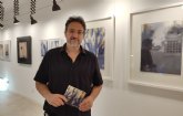 El pintor Antonio Tapia enciende una 'Luz en las tinieblas' ante la enfermedad de la pérdida de memoria