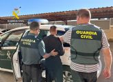 La Guardia Civil intercepta a dos individuos a bordo de un deportivo despu�s de robar en un restaurante de La Manga del Mar Menor