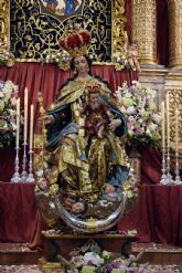 Sevilla . La Virgen del Carmen, flor de los mares, alma de las casas sevillanas
