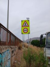 Infraestructuras refuerza la seguridad vial en la carretera de El Raal-Beniel con nueva se&ntilde;alizaci�n luminosa y mejoras en los pasos peatonales