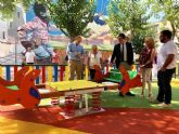 El Ayuntamiento recupera el parque de Santa Rosa, un espacio de ocio familiar que luce renovado con sombraje natural y juegos infantiles