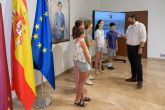 L�pez Miras recibe a los alumnos premiados por acercar la historia del Palacio de San Esteban a los murcianos