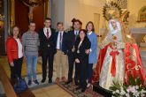 La Cofradía del Apóstol Santiago celebra el tercer besamanos a la Virgen de la Amargura