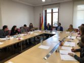El consejero de Presidencia pone de relieve las polticas solidarias de la Comunidad ante el Consejo Regional de Cooperacin