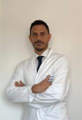 El doctor Claudio V�zquez Colomo del Hospital Vithas Almer�a, uno de los 50 mejores m�dicos de Espa&ntilde;a, seg�n los 'Top Doctors Awards'