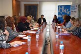 El protocolo de la Comunidad para emplear a mujeres maltratadas facilit 454 contrataciones en 2017 y se acerca a las 2.500 en total