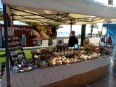 Mercado artesano del Mar Menor, dedicado a la Mujer en su Da Internacional
