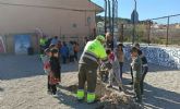 Escolares de Zeneta participan en la plantación de nuevo arbolado dentro del Plan Foresta