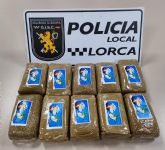 El Polica Local de Lorca detiene a dos personas por trfico de drogas en las inmediaciones de la carretera Almenara al interceptarlas con un kilo de hachs