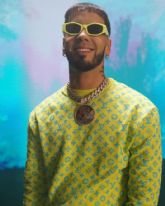 Anuel celebra el xito mundial de su nuevo sencillo 'Ms rica que ayer'