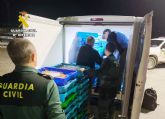 La Guardia Civil intercepta una furgoneta con 20 kilos de merluza de talla inferior a la permitida
