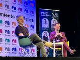 El superventas Juan Gómez-Jurado da una lección de cercanía, naturalidad y elocuencia en Río de Letras en Blanca