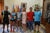 Moreno y Casado felicitan por sus triunfos al equipo femenino del Club de Tenis Águilas
