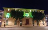 La fachada del Ayuntamiento se ha iluminado de color verde durante este fin de semana con motivo del Da Nacional de la Artritis