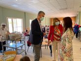 La consejera de Educacin visita el comedor del CEIP Ciudad de la Paz, en la pedana murciana de El Palmar
